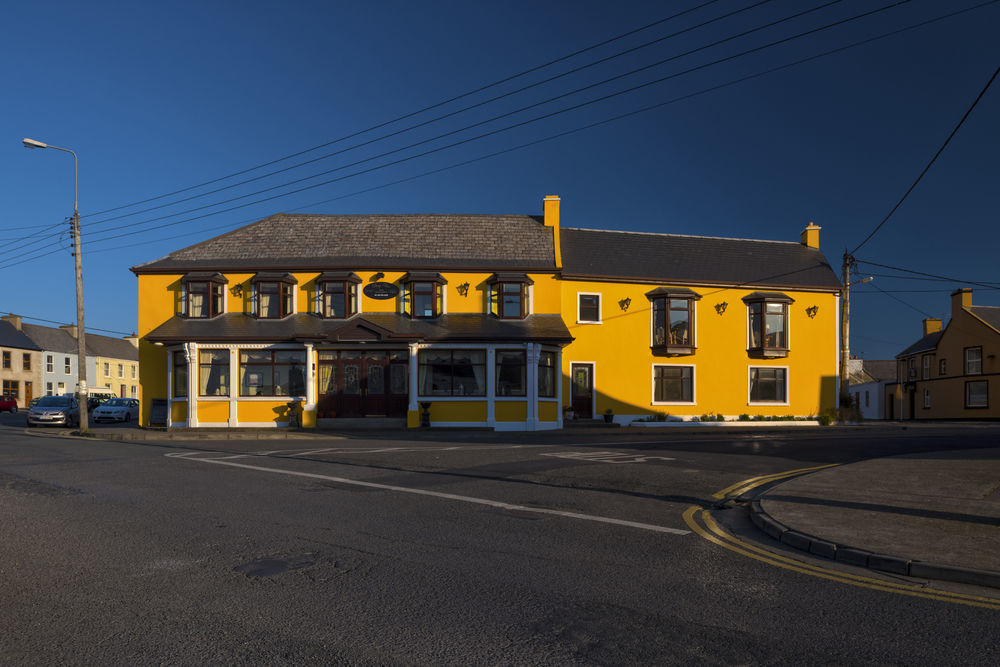 Bay View Hotel 3*