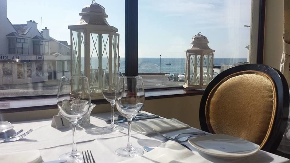 Bay View Hotel 3*